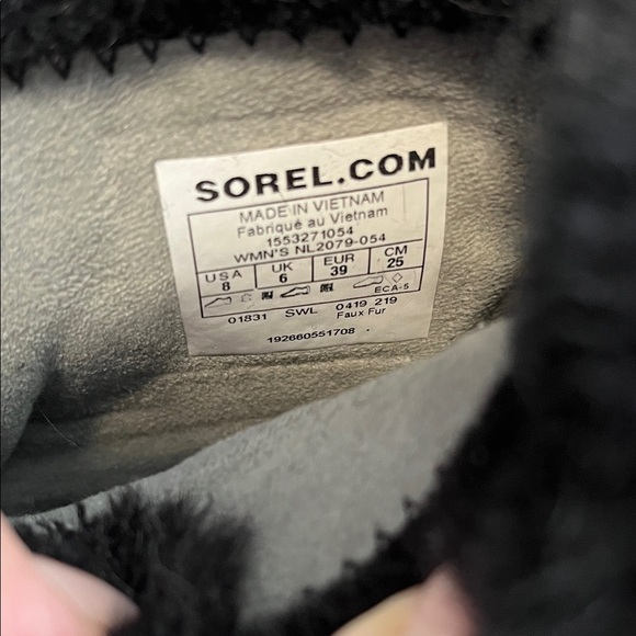 SOREL Glacy Explorer Gray Suede Winter Boots Black contrast Orange Laces, Size 8 - Picture 3 of 11